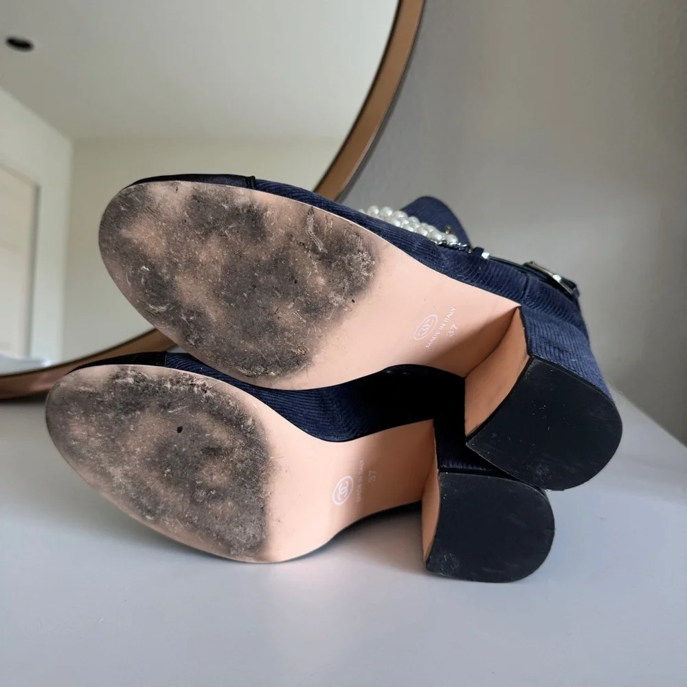 Chic Navy CC Designer Ankle Boots with Pearl Accents Size 37 - Picture 5 of 5